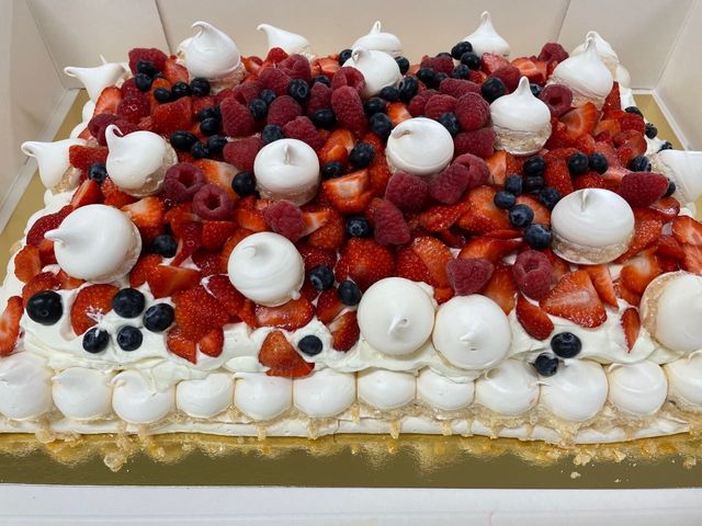 B89) Pavlova