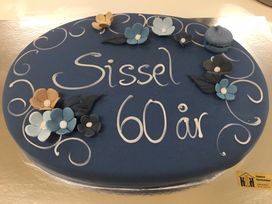 ) Blå kake